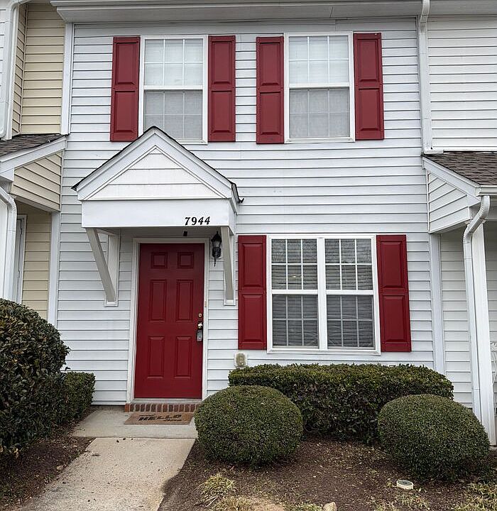 1st image of 7944 Averette Field Dr
