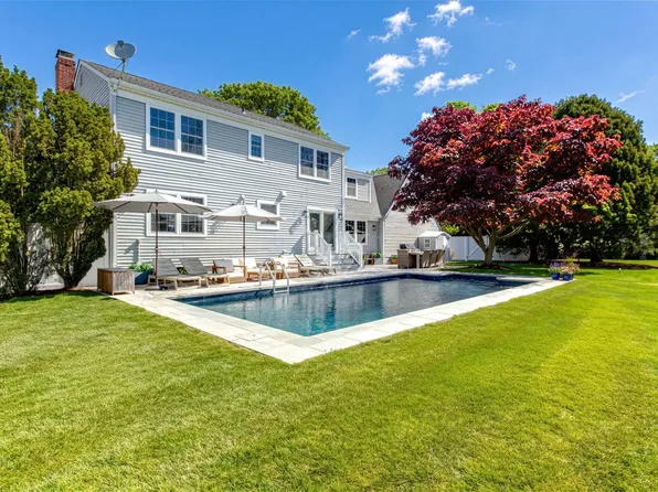 28 Dundee Ln, Southampton, NY 11968