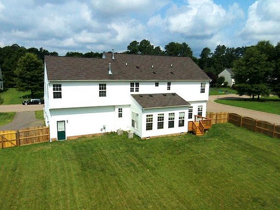 4th image of 7912 Cobblewood Dr