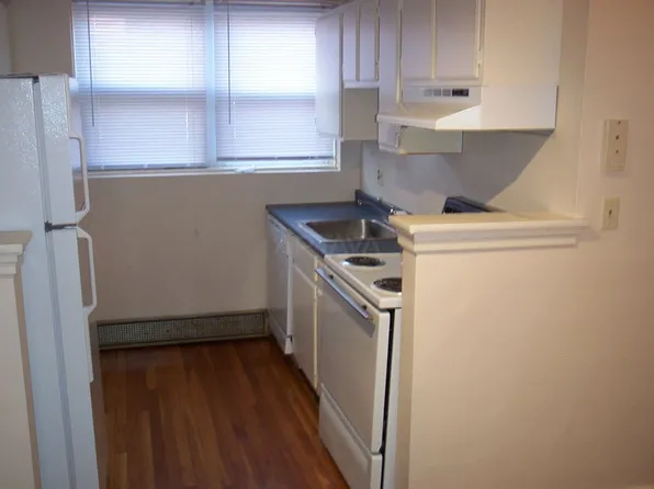 402 Highland Ave, Somerville, MA