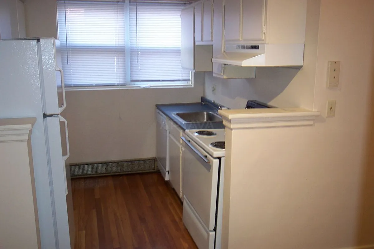 Building Photo - 402 Highland Ave #21