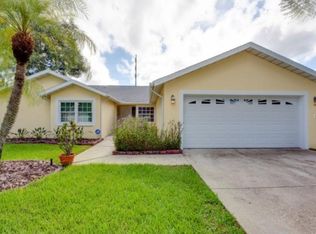 8747 Glen Lakes Blvd N, Saint Petersburg, FL 33702