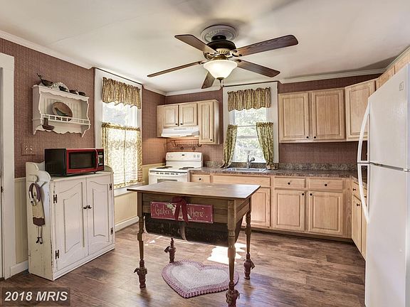 3rd image of 1910 Poplar Rd