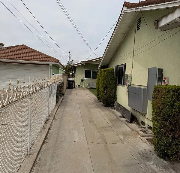 9615 Walnut St #1/2 — Photo 10