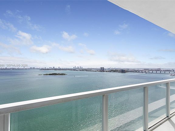 4th image of 665 NE 25th St APT 2102