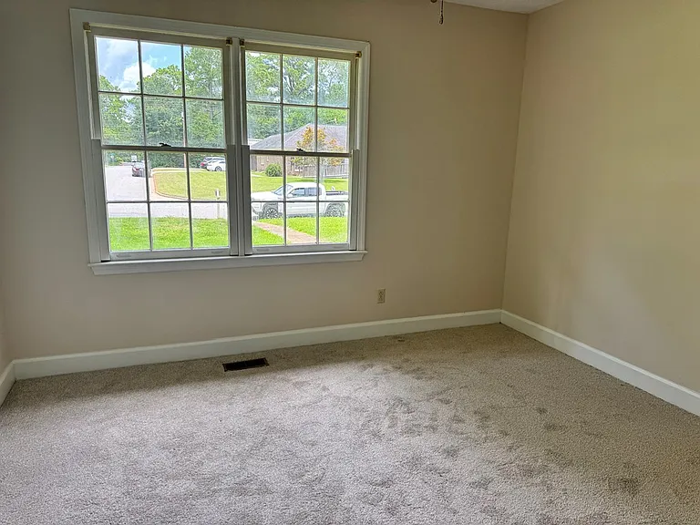 2714 Pine Manor Ln — Photo 7