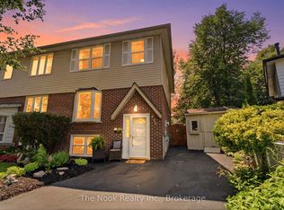 693 Nairn Ct, Oshawa, ON L1J 6H5