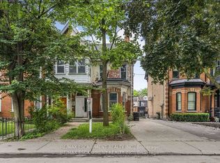 35 Beaconsfield Ave #4, Toronto, ON M6J 3J1