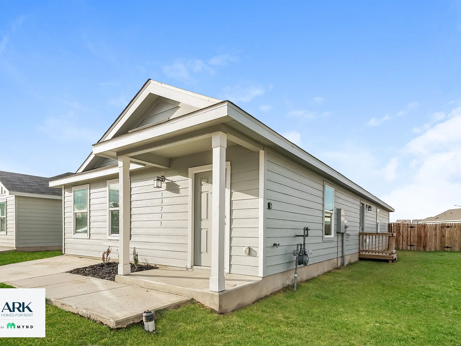 3 bed, 2.0 bath, 1450 sqft, $1,455 — Photo 3