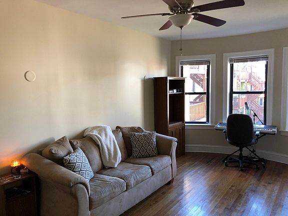 2nd image of 5239 N Winthrop Ave APT 3