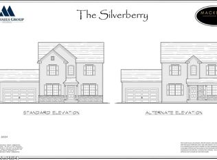 1-1A Mackenna Ct, Ballston Lake, NY