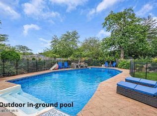 6 Hillcrest Rd, Manalapan, NJ 07726