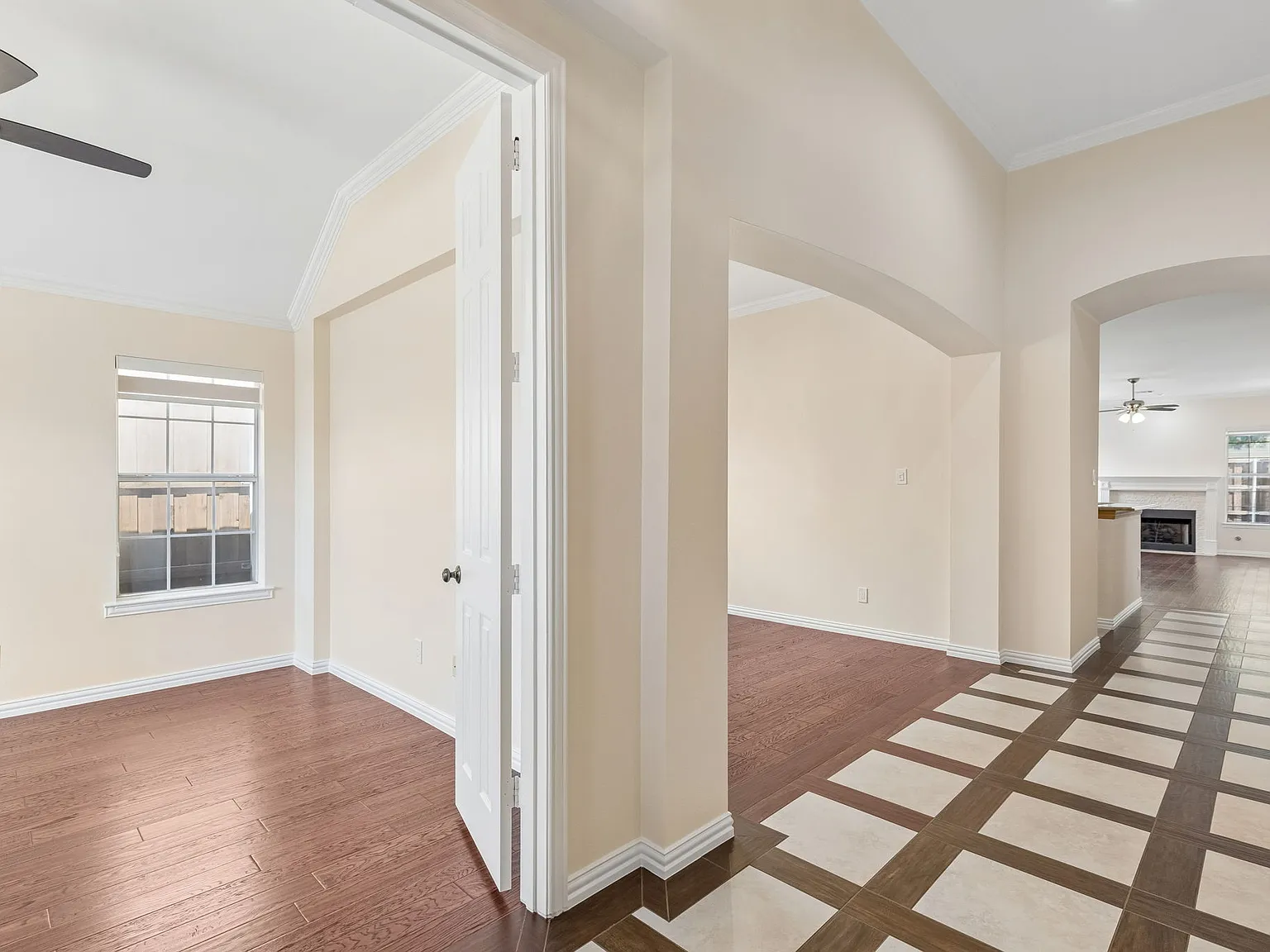 3 bed, 2014 sqft, $3,150 — Photo 1