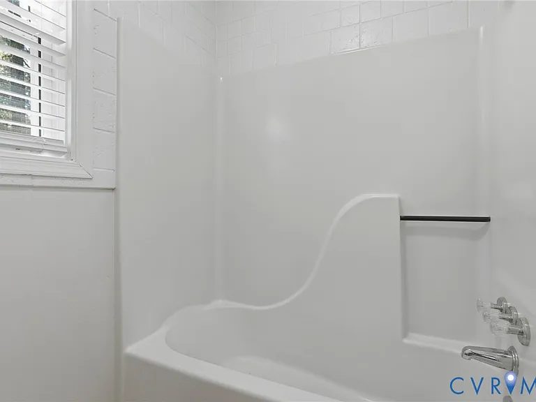 9015 Covewood Rd — Photo 23
