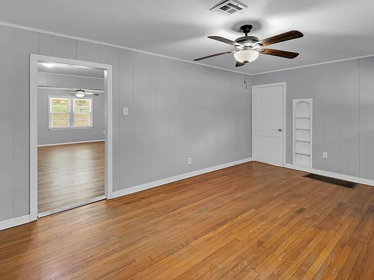3824 James Ave — Photo 5
