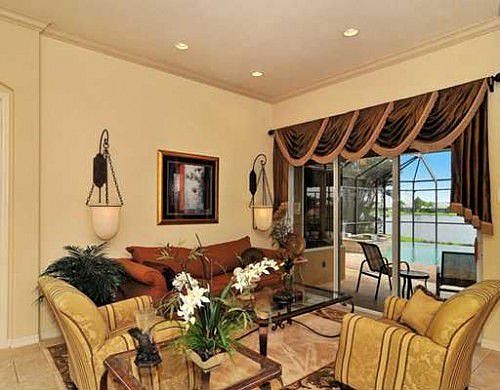 4th image of 7031 Treymore Ct