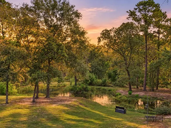 17050 Whippoorwill Rd, Navasota, TX 77868