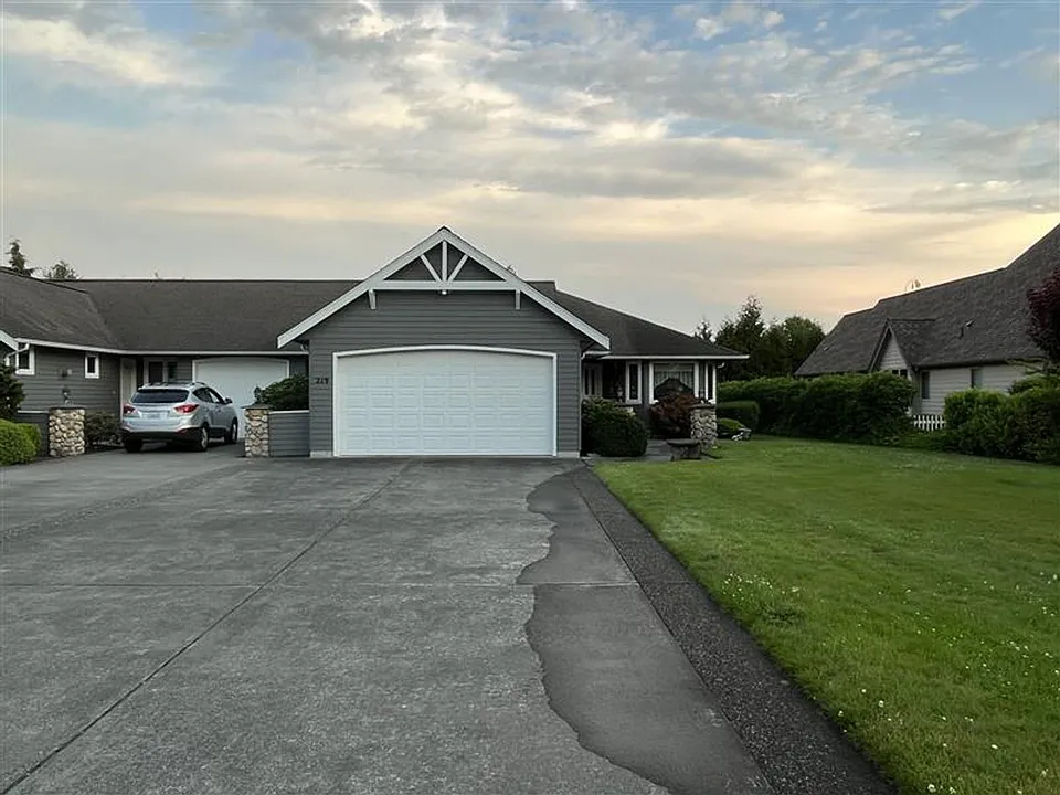 219 Maberry Loop