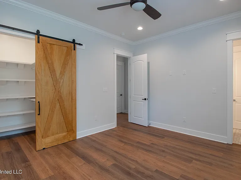 105 Eleanor Ave — Photo 17