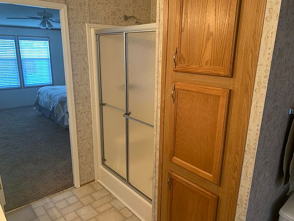 5th image of 914 N Mesquite St