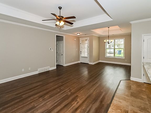 4th image of 5568 Drew Glazer Dr