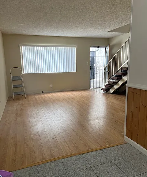1147 Irving Ave #A — Photo 9