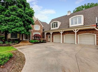 5460 N Woods Ln, Solon, OH 44139