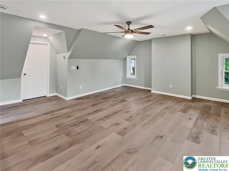 411 Main St #2 — Photo 29