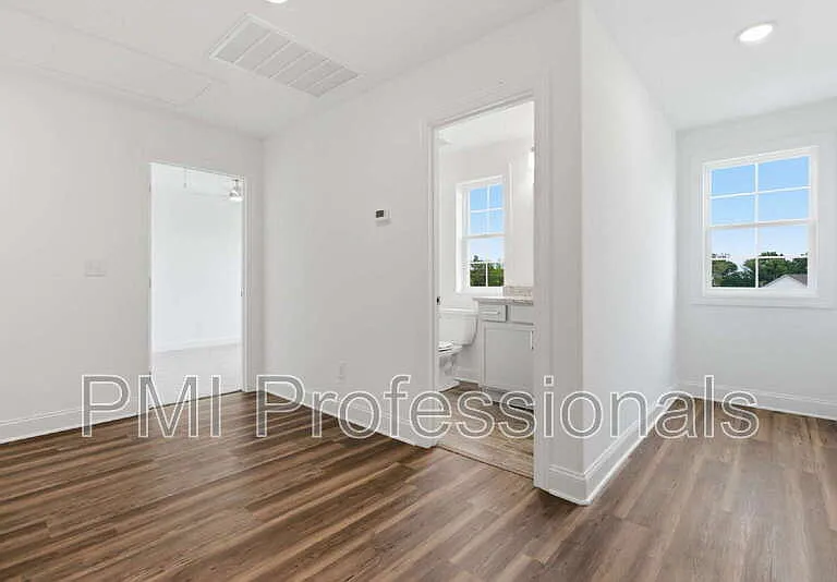 295 Spring St — Photo 26