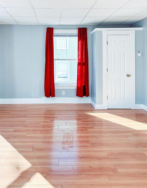 1st image of 18 Wood St