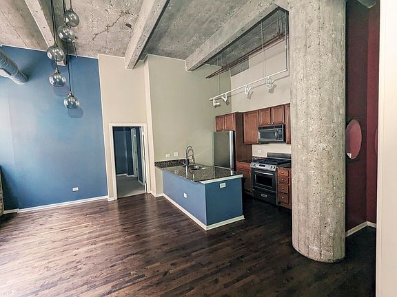 5th image of 1735 N Paulina St APT 205