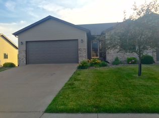 440 Mill Ridge Rd, Clinton, IA 52732