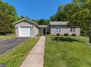 15 Hawthorne Rd, Sicklerville, NJ 08081