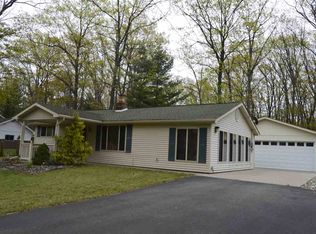 206 Quiet Ct, Houghton Lake, MI 48629