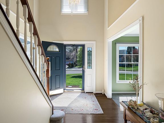 4th image of 9 Caldwell Cir