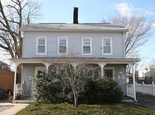 20 Mount St, Red Bank, NJ 07701