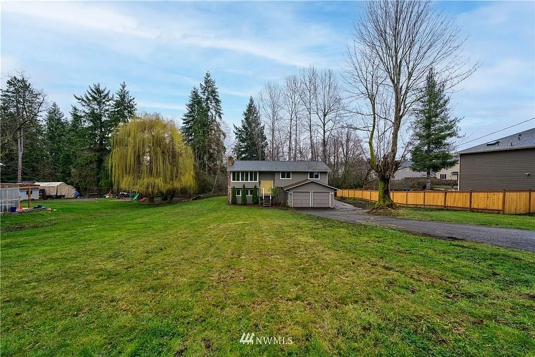 3 bed, 2296 sqft, $3,500 — Photo 1
