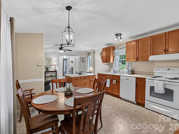 3rd image of 229 Concord Rd