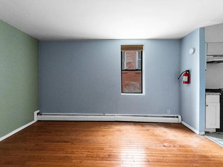 817 10th St #B2 — Photo 3