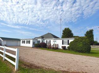 82 N 23rd Rd, Peru, IL 61354