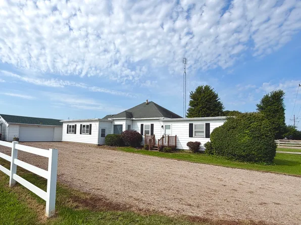 82 N 23rd Rd, Peru, IL 61354