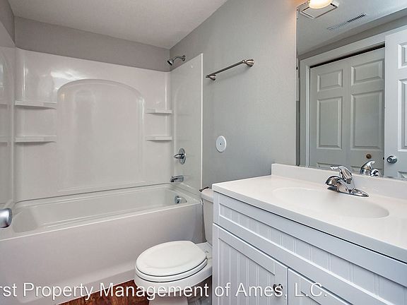 4th image of 207 S 5th St #11505429