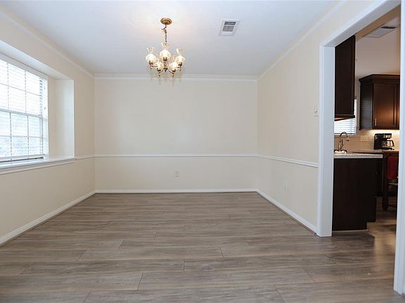 5th image of 11906 Gardenglen Dr