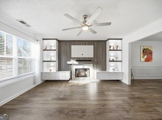 1811 Hayden Mill Ct, Lawrenceville, GA 30043