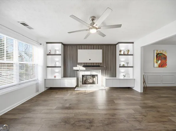 1811 Hayden Mill Ct, Lawrenceville, GA 30043