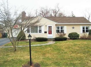 53 Frontier Rd, Warwick, RI 02889