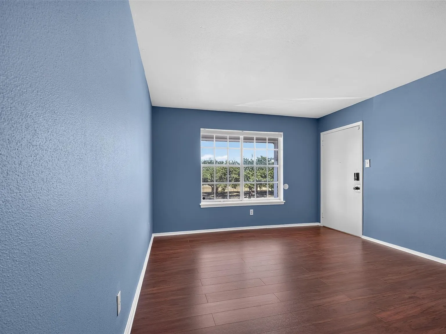 2 bed, 2.0 bath, 1144 sqft, $1,800 — Photo 4