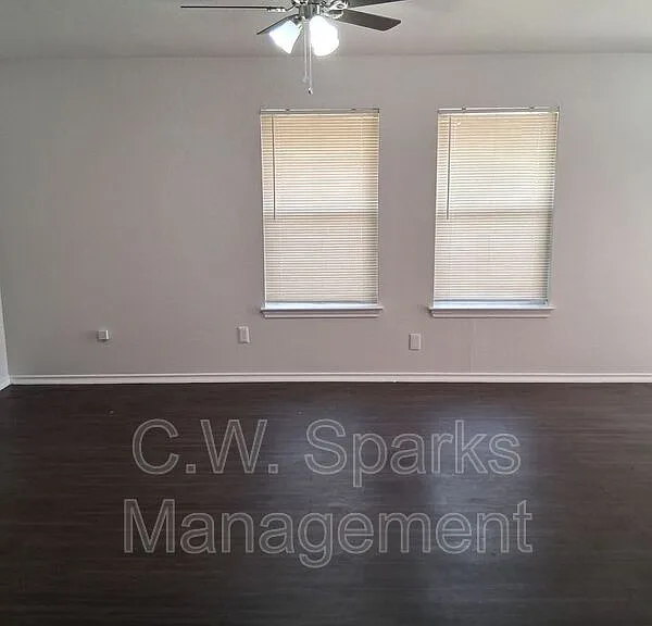13651 Biggs St — Photo 27