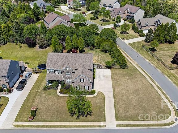 4th image of 500 Palmerston Ln