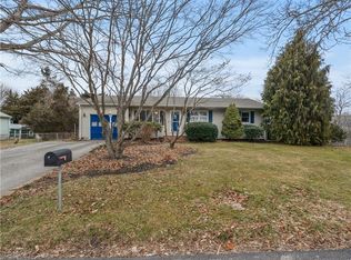 46 Ridgeway Dr, Warren, RI 02885